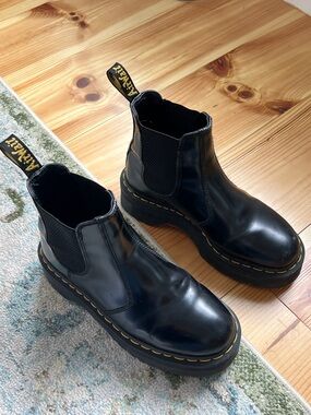 dr. martens platform chelsea boots